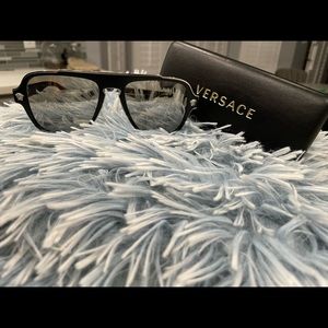 ***AUTHENTIC*** “Versace” Men’s Sunglasses.